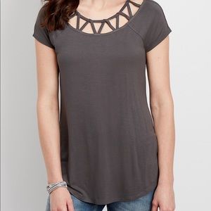 🌺Maurice’s 24/7 Lattice Neck Solid Tee